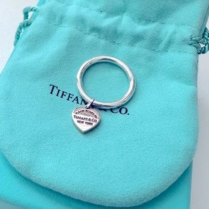 Tiffany & Co. Return to Tiffany Dangle Ring in Sterling Silver w/ Rubedo Heart